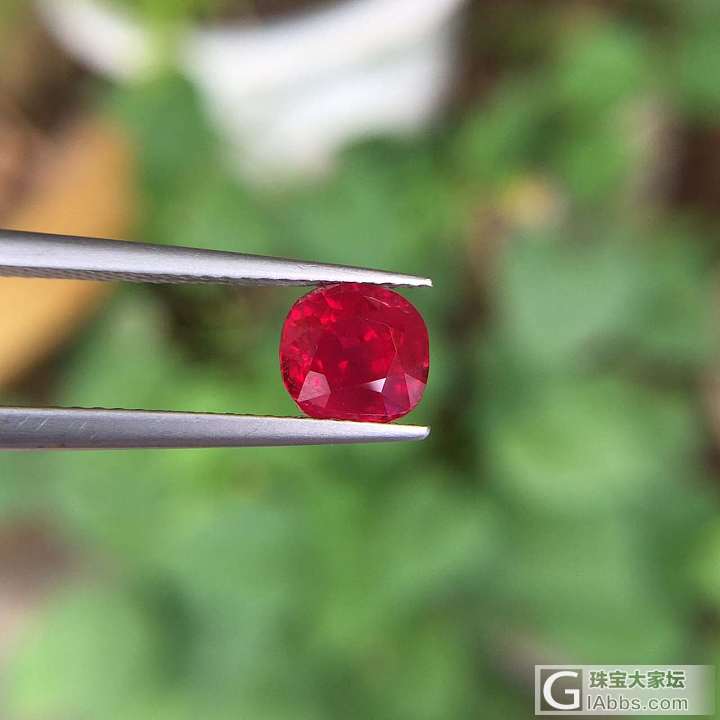 pigeon's blood ruby from Burma1.77carat_刻面宝石红宝石