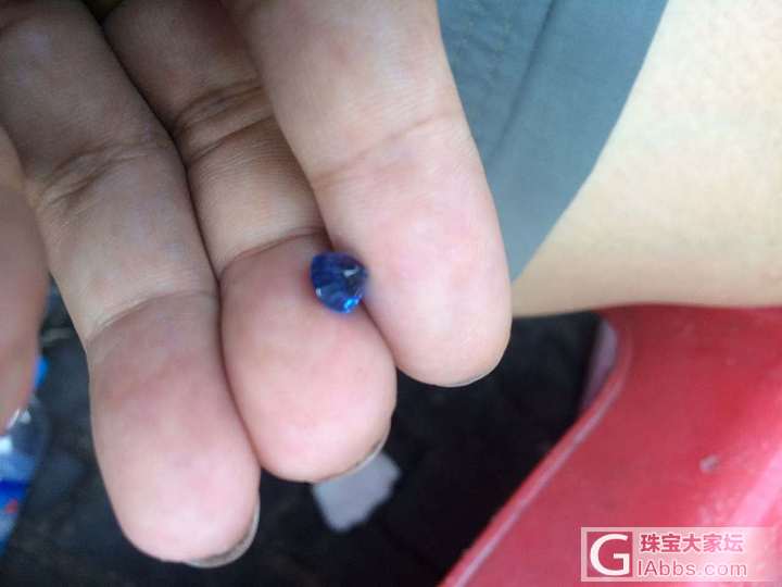 缅甸抹谷天然无烧蓝宝石，重量1.9克拉，满彩_刻面宝石蓝宝石