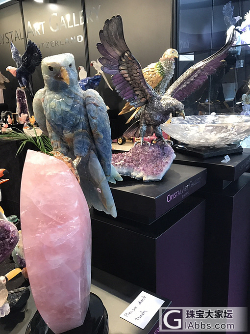 栩栩如生……珠宝展上的水晶动物雕件_展会摆件水晶