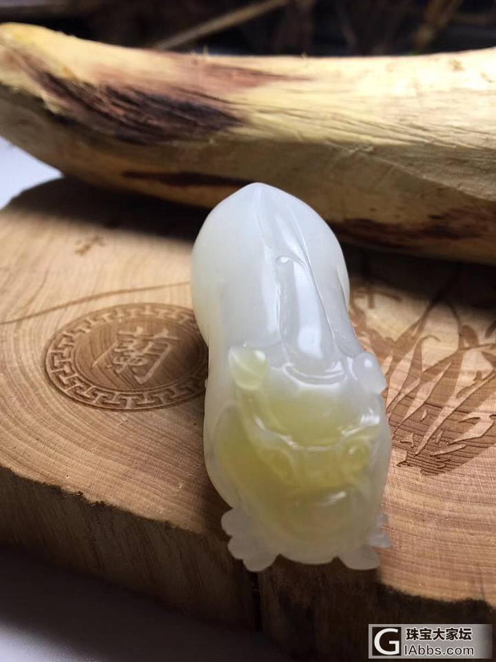 新品：冰透俏色貔貅吊坠_砗磲