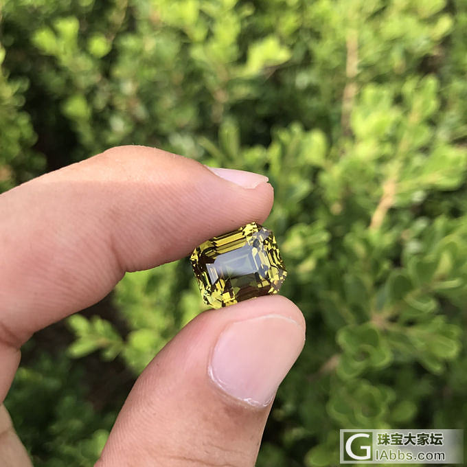 看看这颗金绿宝石怎么样…_金绿宝石