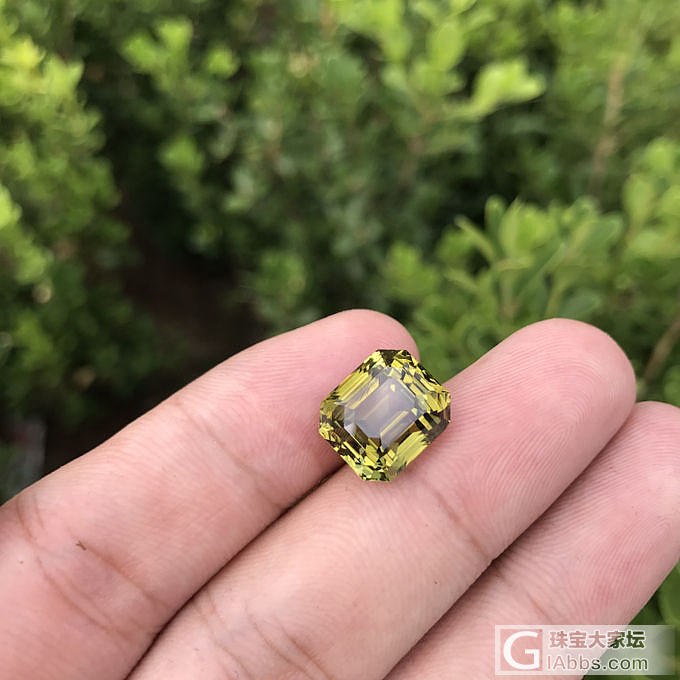 看看这颗金绿宝石怎么样…_金绿宝石