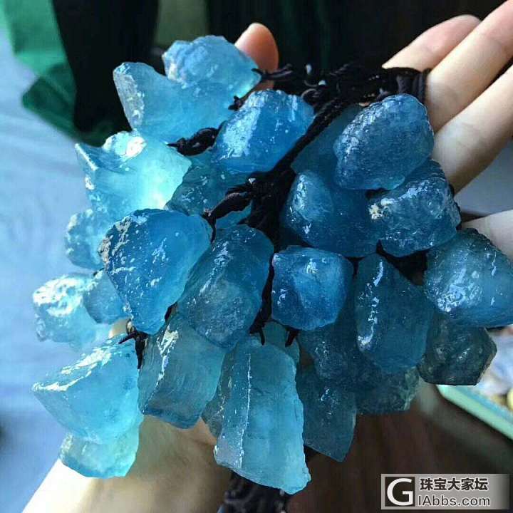 超级无敌清新冷艳的极品海蓝宝原石！
这样颜色的海蓝宝 到哪里找_挂件海蓝宝