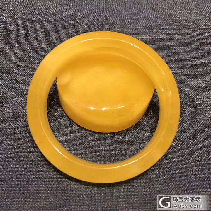黄的，绿的，爱哪一个？我就晒晒不说话_手镯蜜蜡瑞意邦珠宝