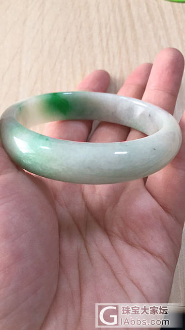 心塞，飘绿花镯子到手成油青_翡翠