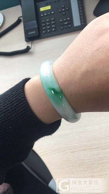 心塞，飘绿花镯子到手成油青_翡翠