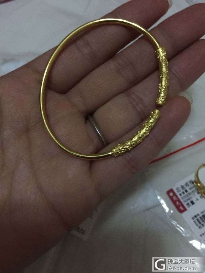 打包出周大生黄金饰品_金