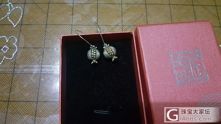 一对写实的银石榴耳珰_耳坠老银