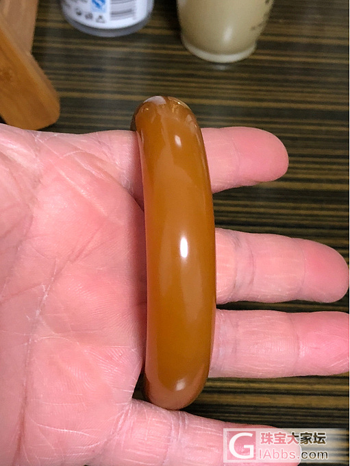 黄龙玉 （鸡油黄） 表面有两个针眼，不知道6500的价格贵不贵？请前辈们指点！_黄龙玉