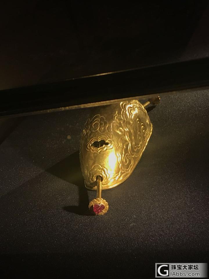 今天展馆免费家门口好多年没有去了。超美的_古董首饰展会金
