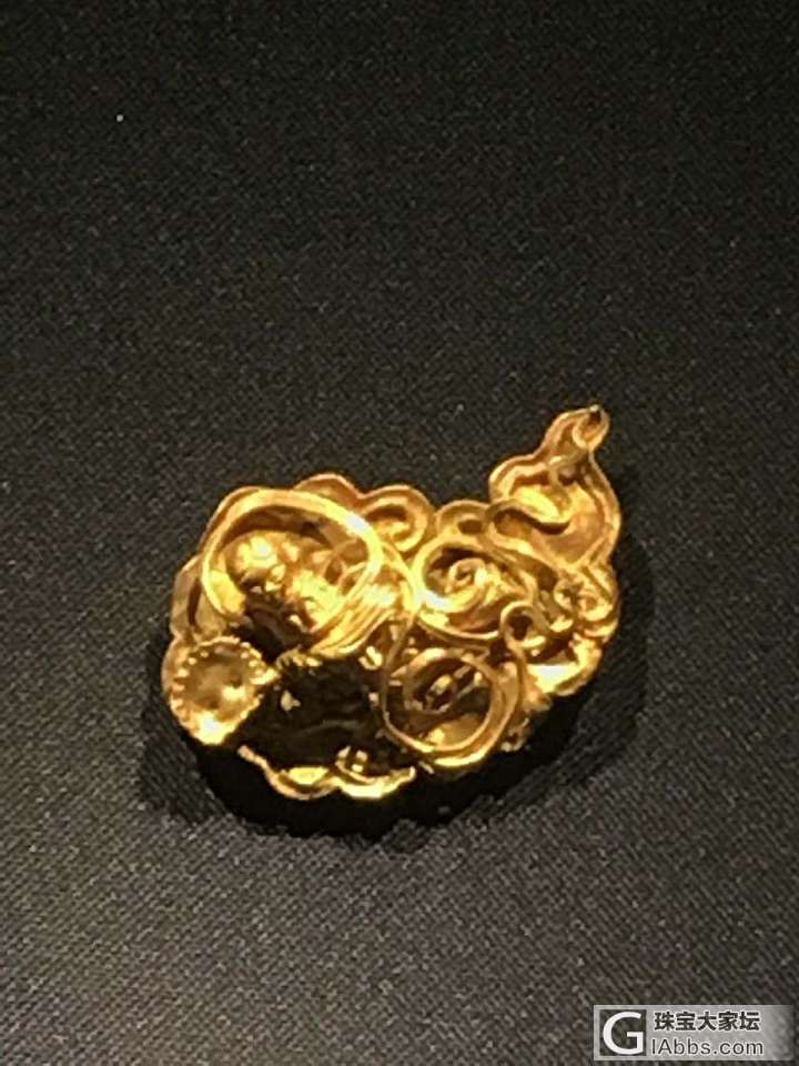 今天展馆免费家门口好多年没有去了。超美的_古董首饰展会金
