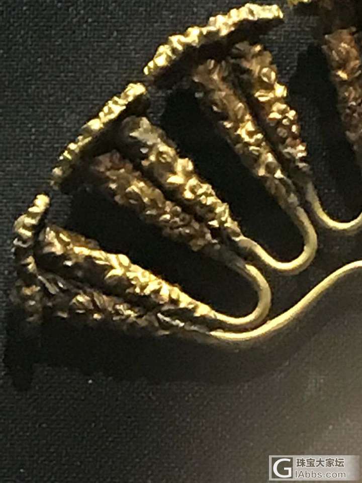 今天展馆免费家门口好多年没有去了。超美的_古董首饰展会金