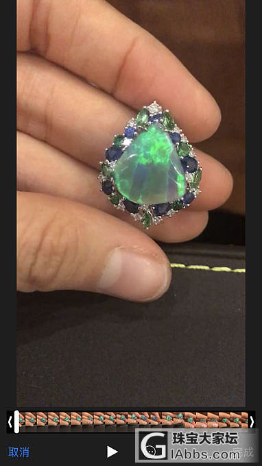 深色绿色片彩欧泊吊坠_欧泊镶嵌