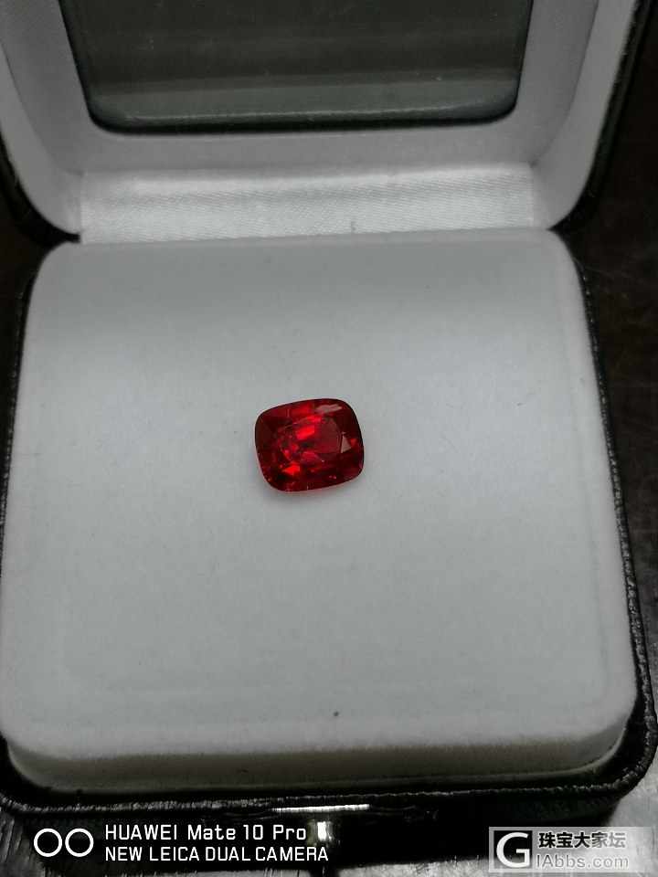 刚买了一颗不挑光线的红色尖晶石_刻面宝石尖晶石