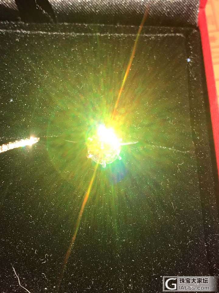 火彩这个东西，有时候蛮吓人的_戒指钻石