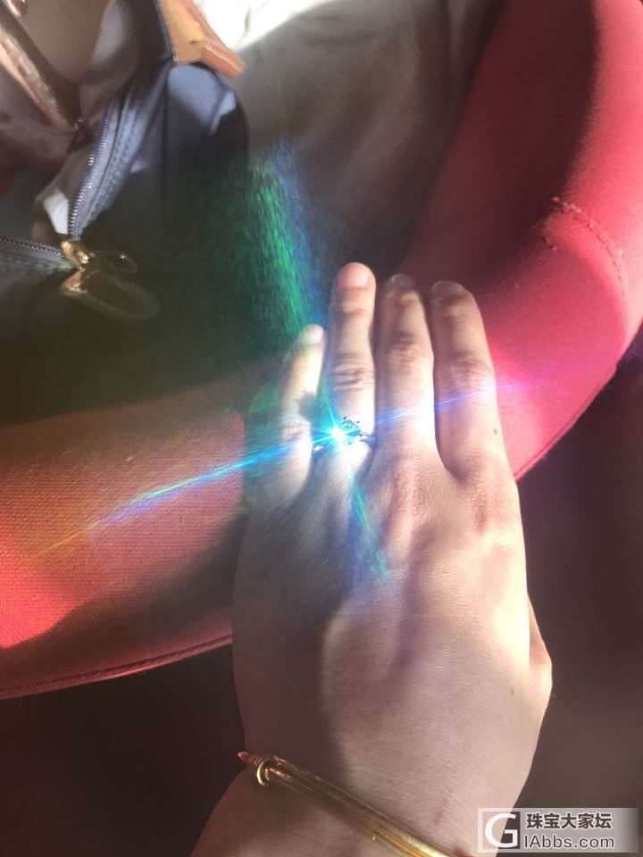 火彩这个东西，有时候蛮吓人的_戒指钻石