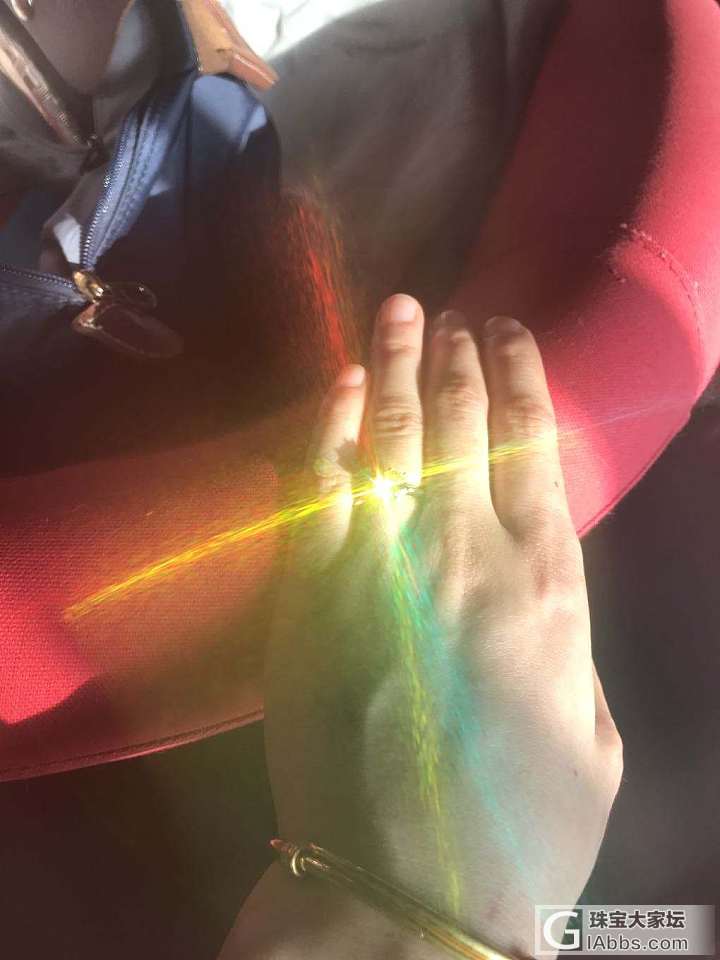 火彩这个东西，有时候蛮吓人的_戒指钻石