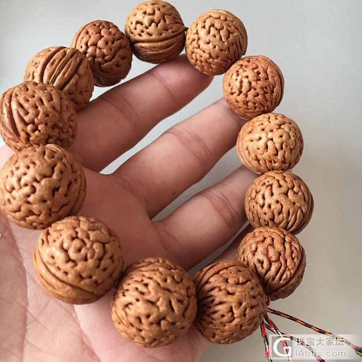 感谢手工帝送的2.0桃核串_核桃珠串