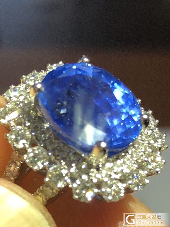 大家帮忙看看，这个蓝宝石里面的是什么_戒指蓝宝石