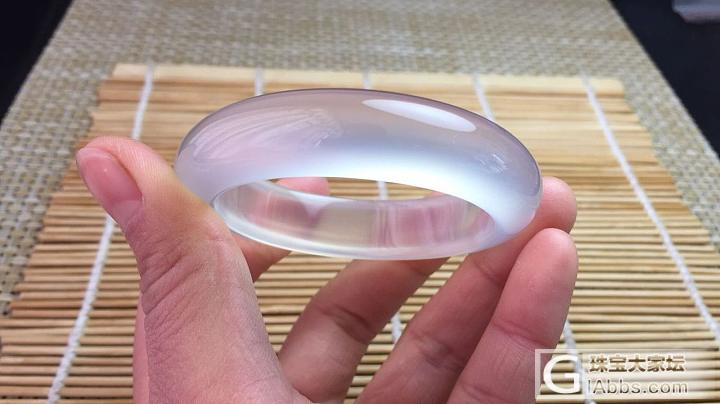 马料白冰玻璃种强荧光玉髓手镯_手镯玉髓