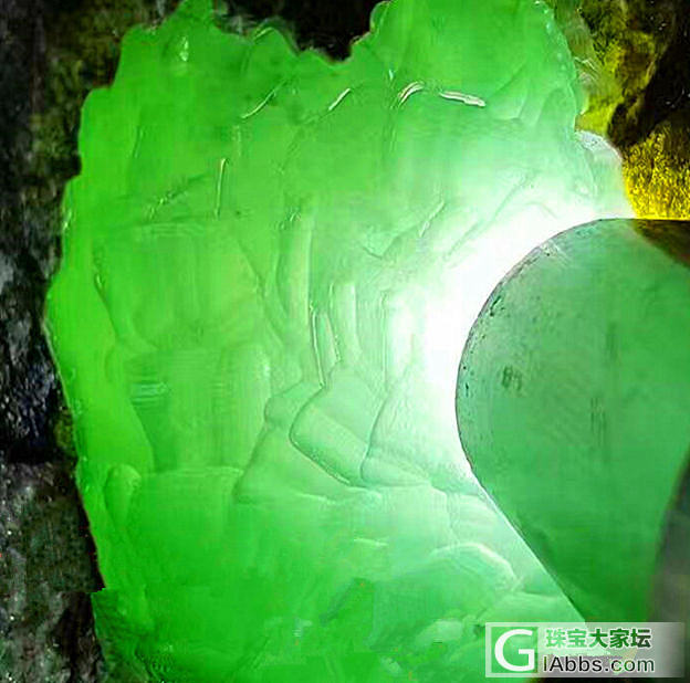 晴水料所出手镯_手镯翡翠