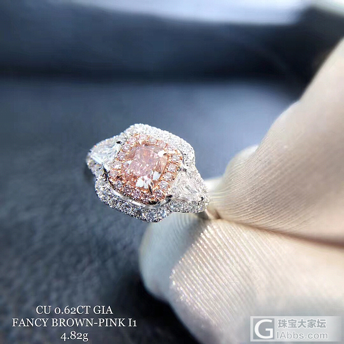 *成品粉钻*   新货 
参数：主石0.62CT GIA Fancy Brown..._戒指彩钻