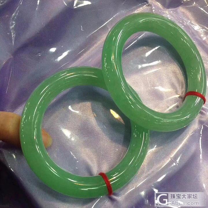 尺寸58-12.6-12，冰果绿圆镯，色彩均匀，质地细腻小六_手镯翡翠