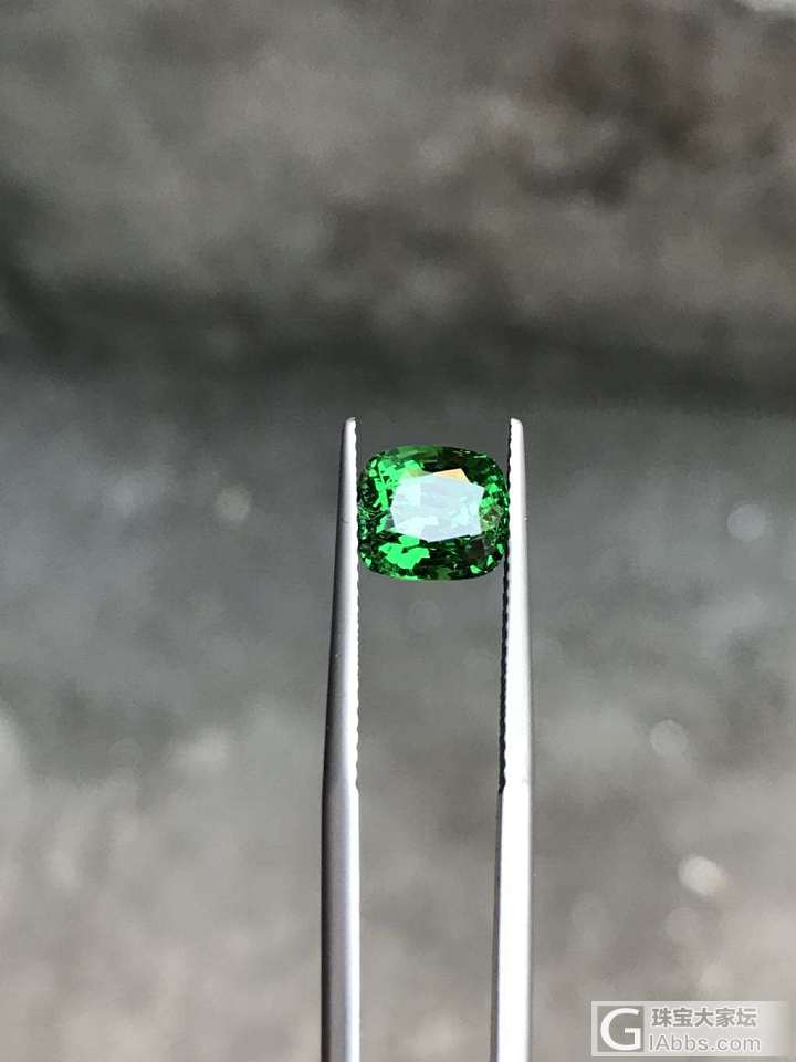 沙沙如今很少见这种品质了！_刻面宝石沙弗莱