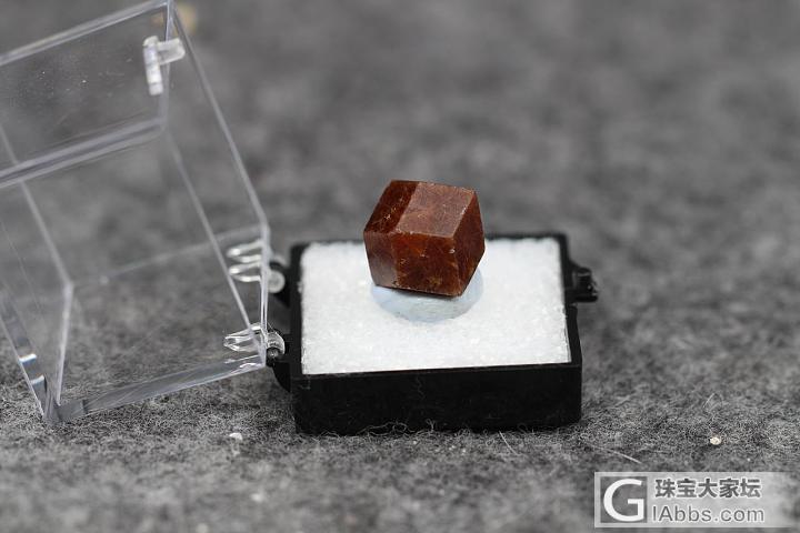 还是喜欢这样棱角分明的矿物_矿物标本