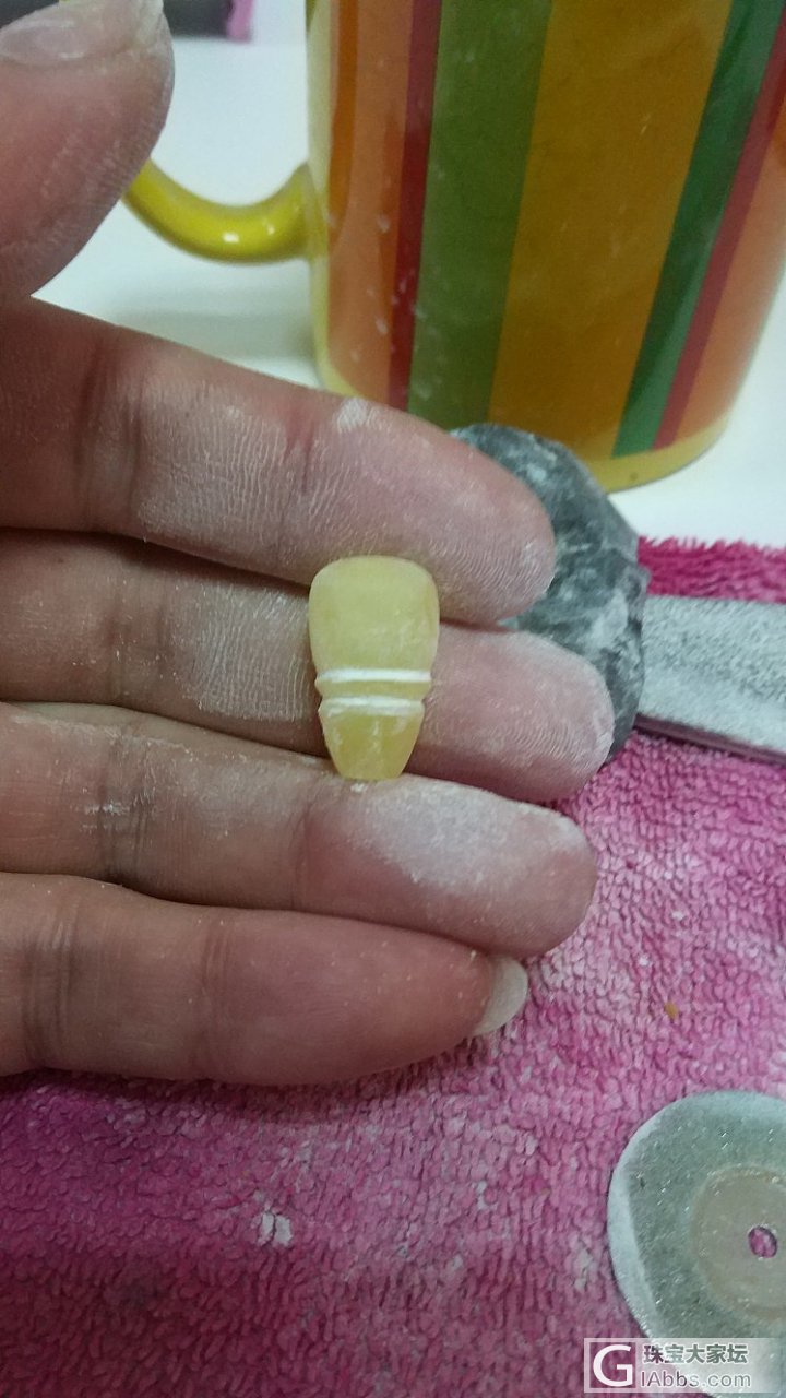 小佛头制作过程_打磨蜜蜡