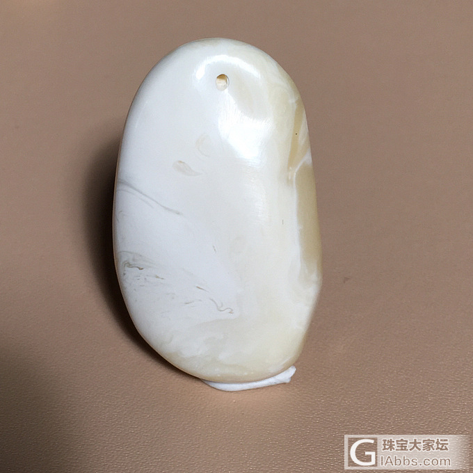 瓷白弥勒_蜜蜡挂件