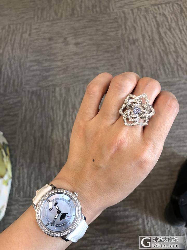 手表和戒指的颜色是不是很搭～～_搭配钻石手表