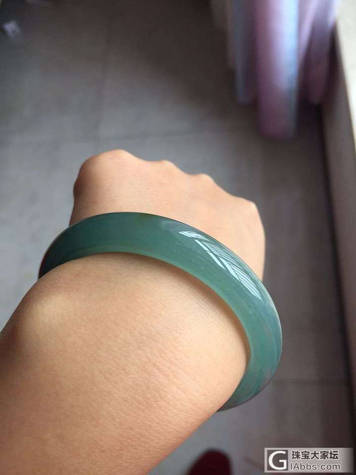 晒一条给妈妈买的镯子_手镯翡翠