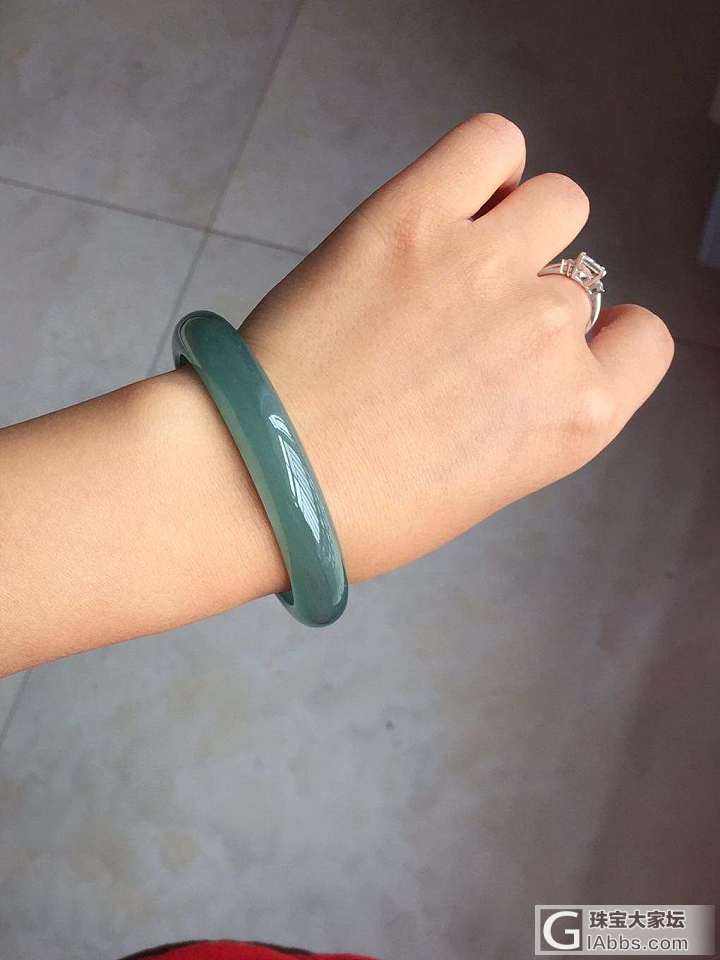 晒一条给妈妈买的镯子_手镯翡翠