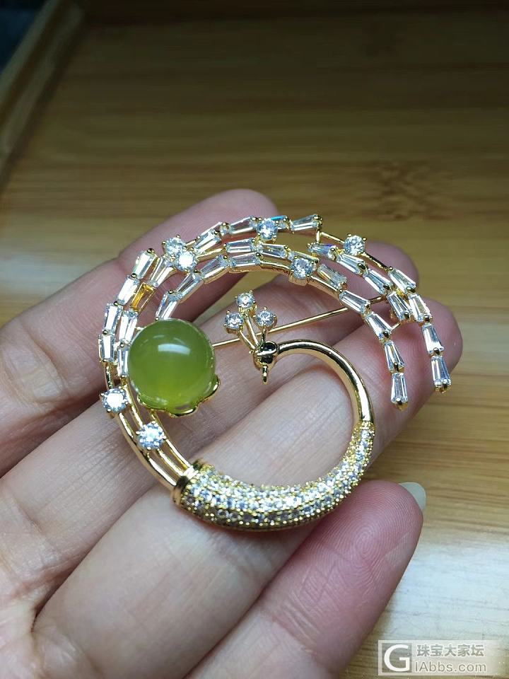 岫玉胸针_胸饰