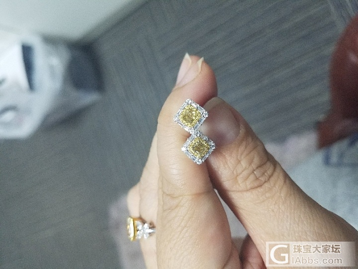 请教大家黄钻颜色的问题_彩钻