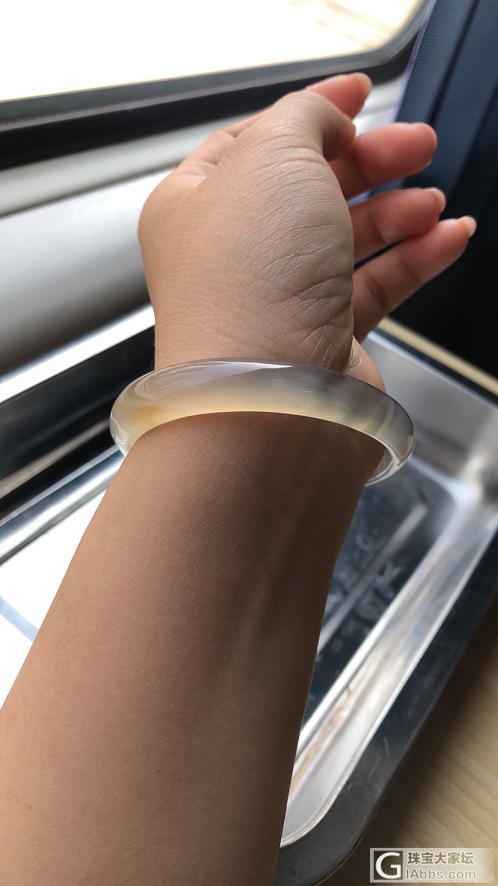 朋友送的，想知道多少钱，有人知道吗？_手镯玉髓