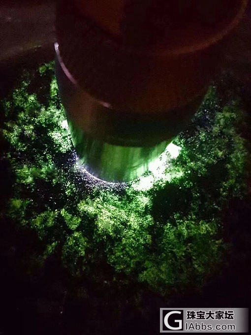 翡翠赌石_赌石翡翠
