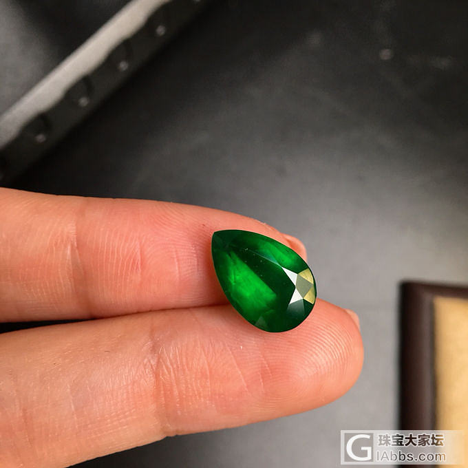 晶体货水滴_刻面宝石祖母绿