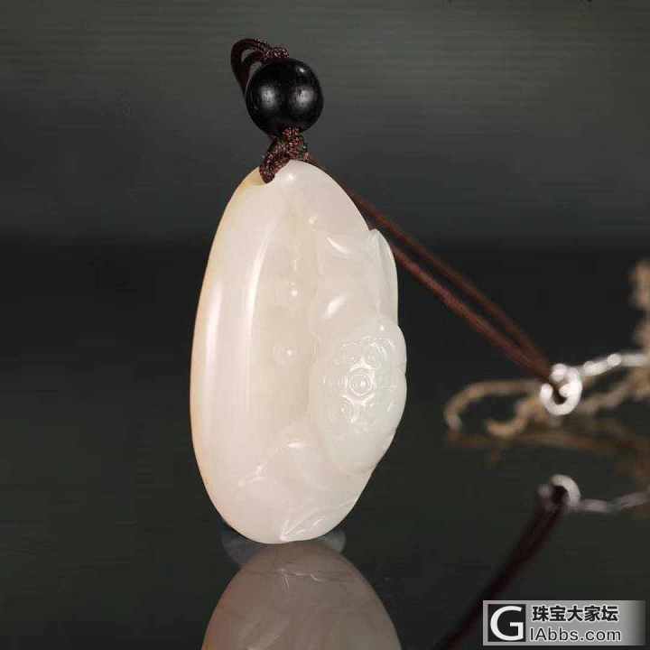 【爱玉玉铺】省级玉石雕刻大师叶清作品：清莲！_白玉和田玉挂件