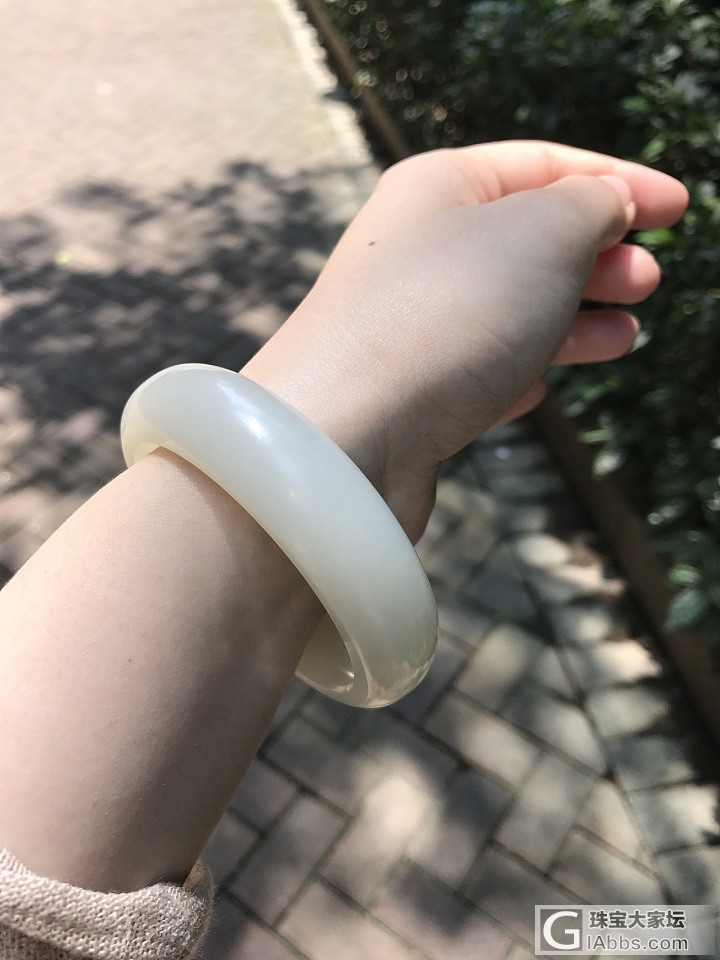 出一只大白籽镯_手镯和田玉