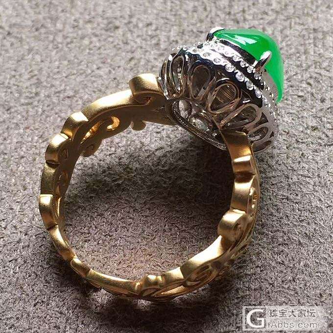 高冰木那甜阳绿戒指，裸石尺寸10.2/8.2/5.3mm，特价25000_戒指翡翠