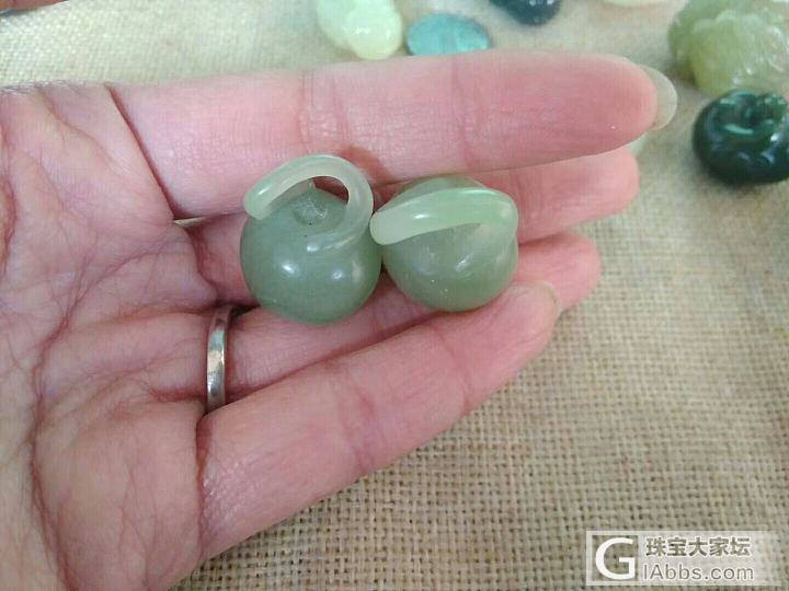 出两个萌版宝宝锁_挂件和田玉