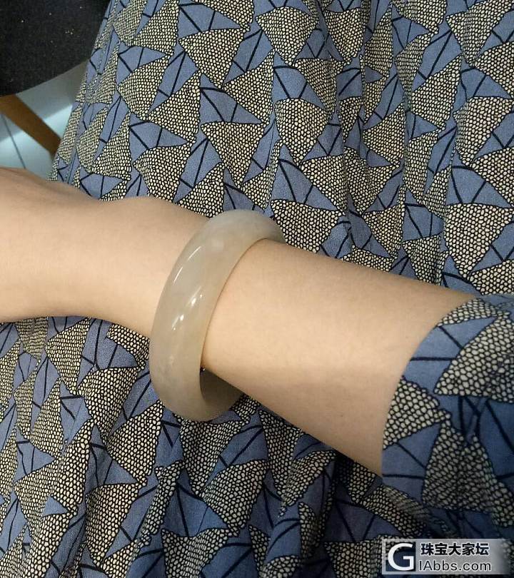 晒晒和田玉小物件_挂件珠串和田玉