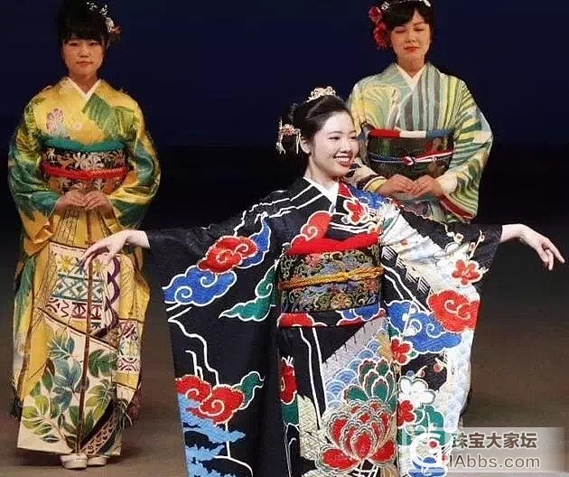迎东京奥运，日本定制了各国特色和服，看到中国款_穿搭