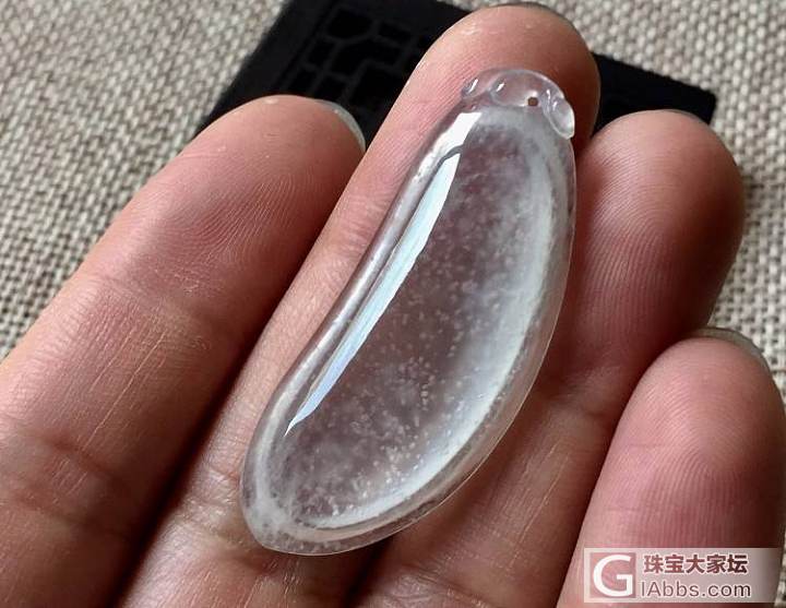 高冰飘雪花棉翡翠福瓜，这样的好看吗大家觉得？_花件翡翠