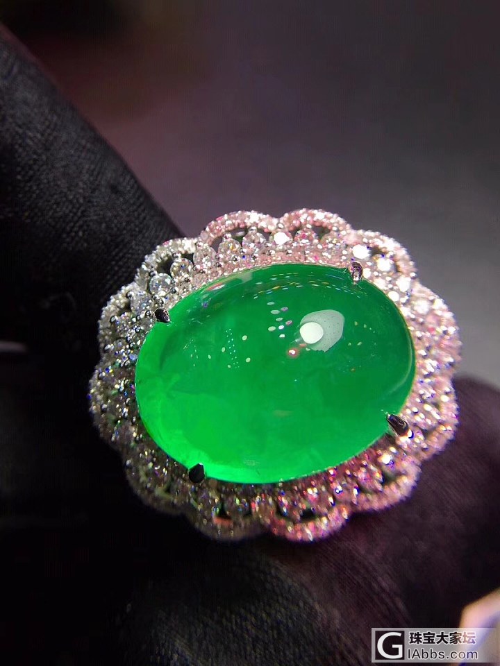 【永恒的爱18号】18k金天然南非钻石镶嵌哥伦比亚祖母绿戒指 18.9ct_祖母绿戒指