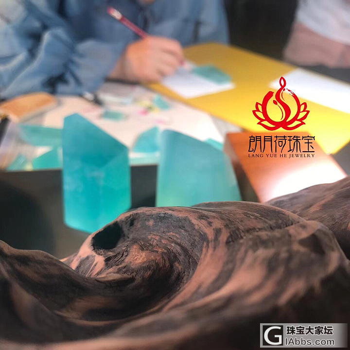 天青冻岫玉蛋面一对_蛋面岫岩玉