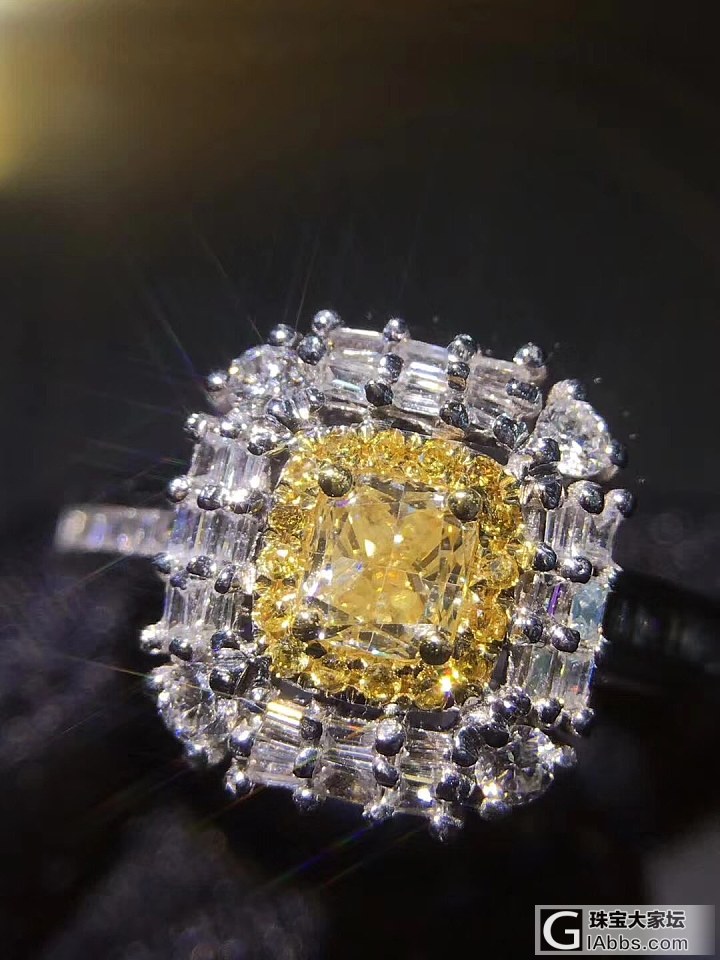 【闪耀5号】18k金钻石镶嵌天然黄钻戒指 主石钻0.35ct 公主款_彩钻戒指