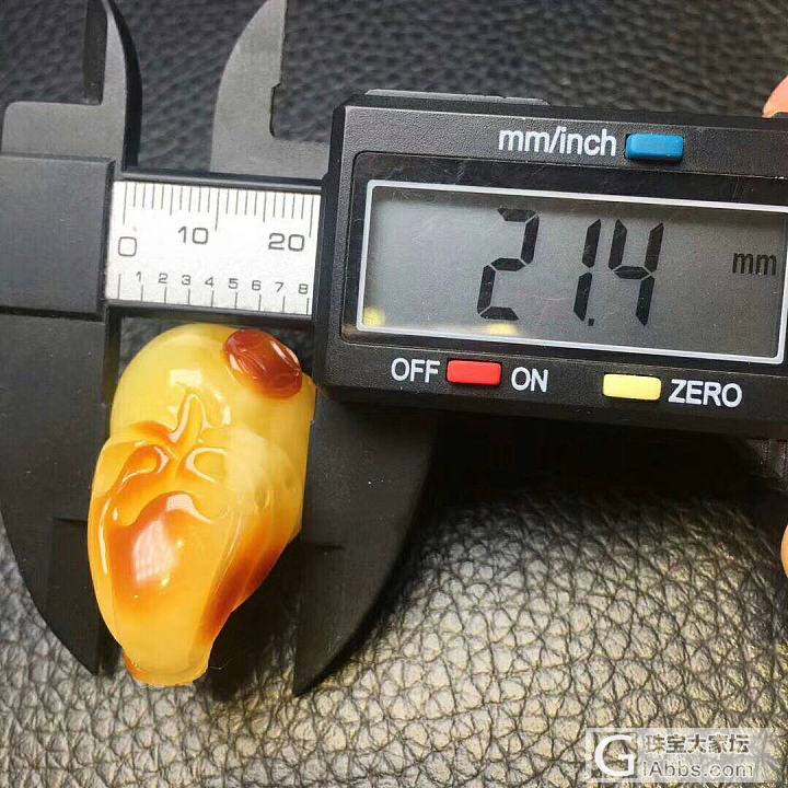 上新特惠🎉🎉满蜜鸡油黄俏色代代有钱12.2g，克价85¥好看[色]_挂件蜜蜡
